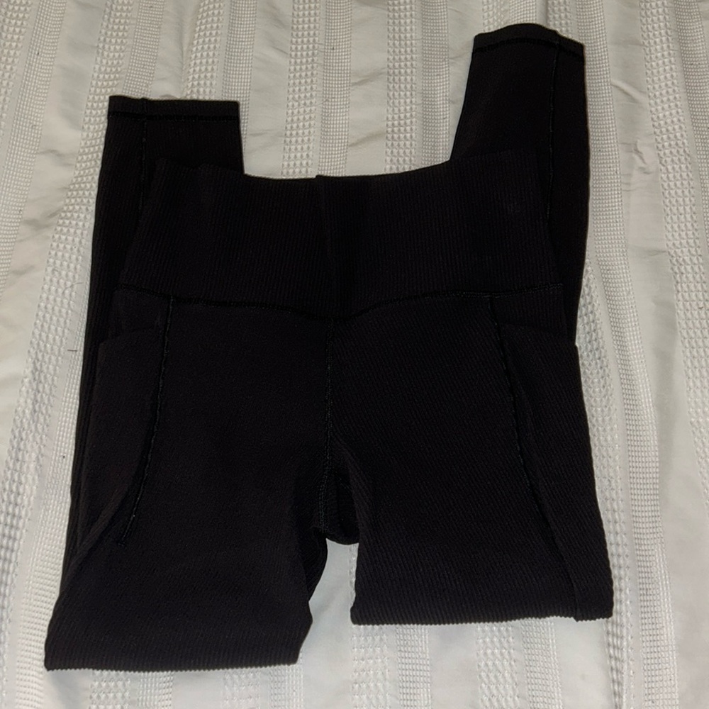 black ribbed athleta leggings!
